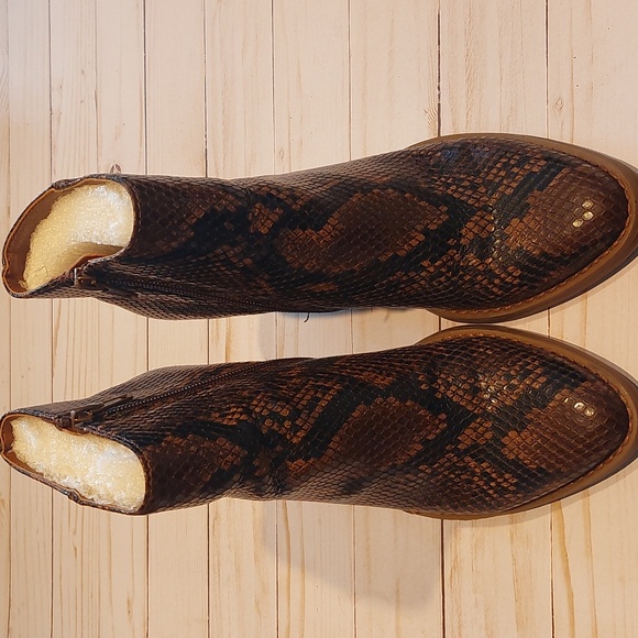 Snakeskin Ankle Boot - Picture 4 of 8